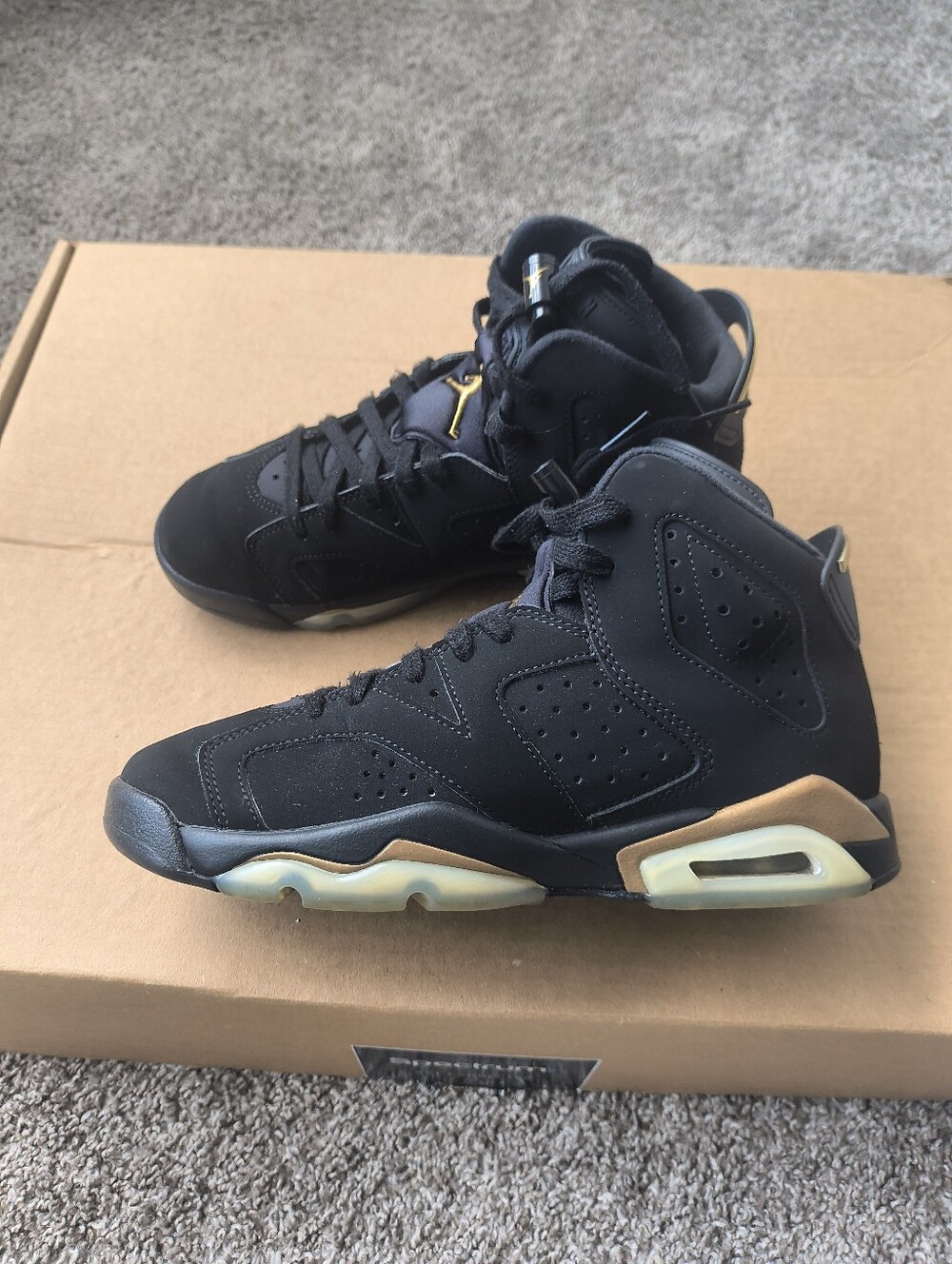 Air Jordan 6 "Defining Moments" Size 5.5Y - 7W